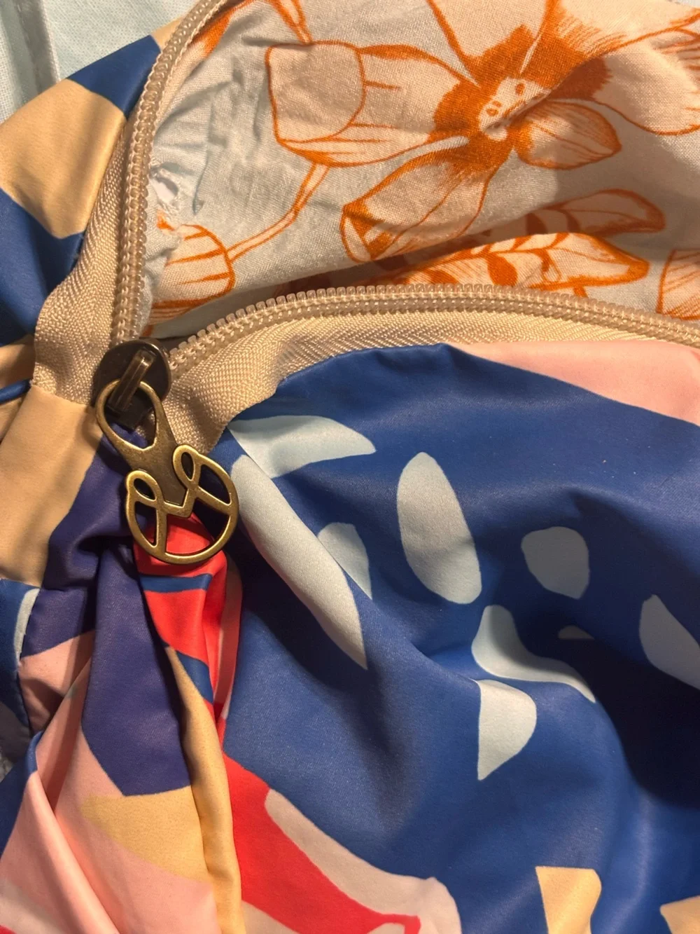 Maaji Zip Bag pool tote -flawed- **2 for 20**
